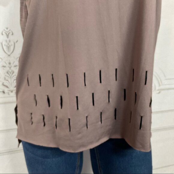 Reebok ActivChill Technology HiLo Hem Athletic Short Sleeve Shirt Small - Picture 2 of 6